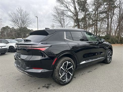 Used 2025 Chevrolet Equinox EV LT w/ Convenience Package image 5