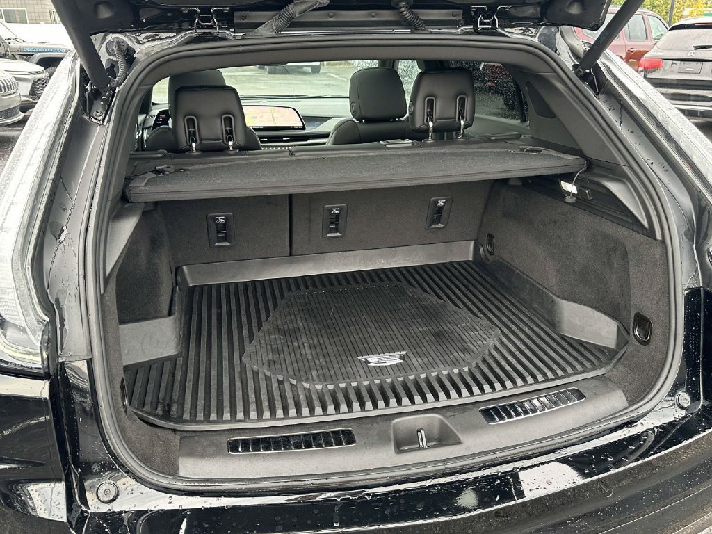 Used 2024 Cadillac XT4 Sport AWD/4WD image 11