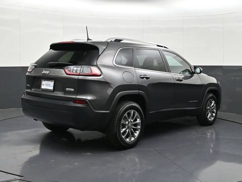 Used 2019 Jeep Cherokee Latitude Plus AWD/4WD image 5