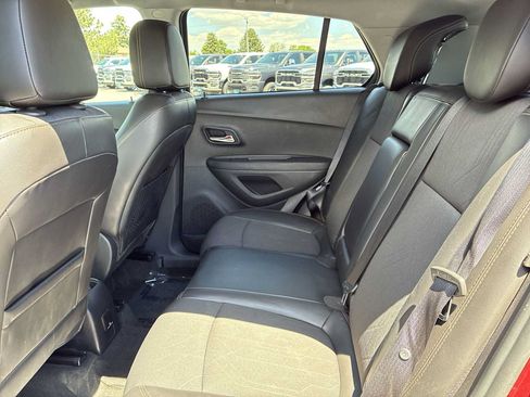 Used 2018 Chevrolet Trax LT w/ LT Convenience Package FWD image 23