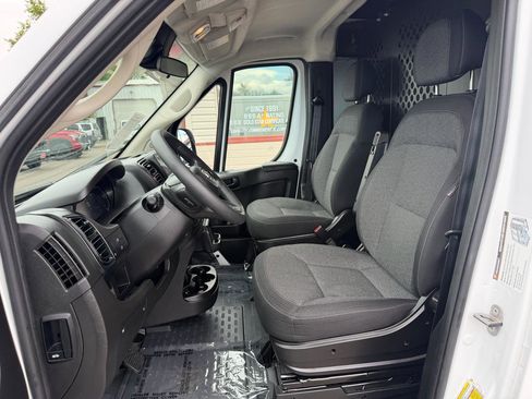 Used 2025 RAM ProMaster 2500 w/ U-Haul Equipment Group FWD image 11