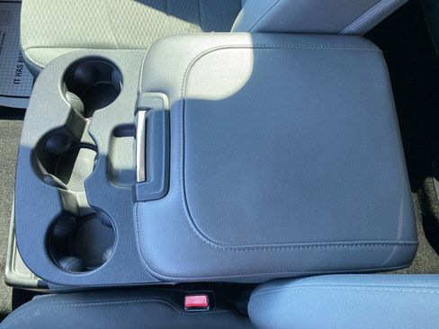 Used 2018 RAM 1500 Tradesman w/ Chrome Appearance Group image 18