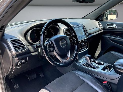Used 2020 Jeep Grand Cherokee Altitude AWD/4WD image 17