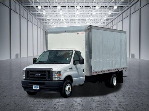 Used 2023 Ford E-450 and Econoline 450 Super Duty w/ Power Windows & Locks Group RWD image 6