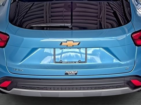 Used 2025 Chevrolet Trax LT w/ Driver Confidence Package FWD image 12
