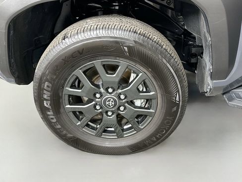 Used 2025 Toyota 4Runner SR5 image 31