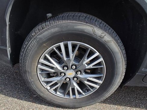 Used 2024 Chevrolet Traverse LT w/ LPO, Floor Liner Package FWD image 3