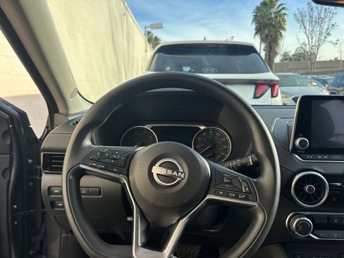 Used 2025 Nissan Sentra SV image 39