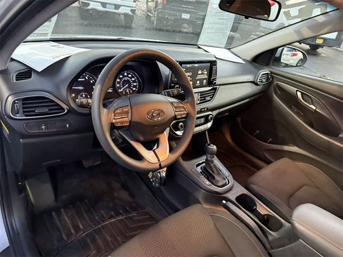 Used 2020 Hyundai Elantra GT image 15