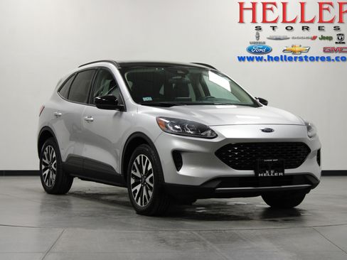 Used 2020 Ford Escape SE Sport image 1