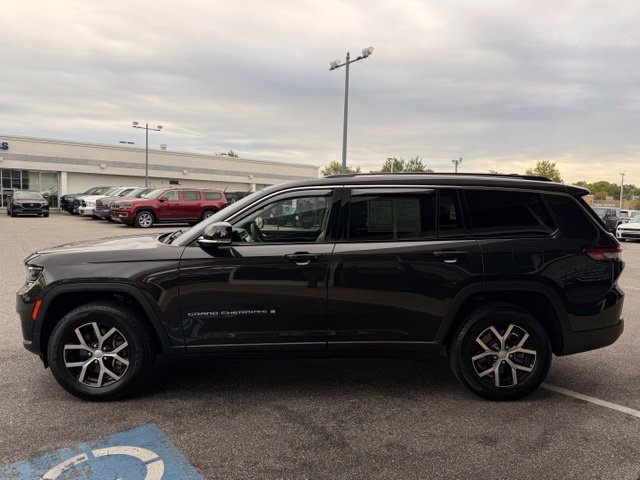 Used 2023 Jeep Grand Cherokee L Limited w/ Luxury Tech Group II AWD/4WD image 29