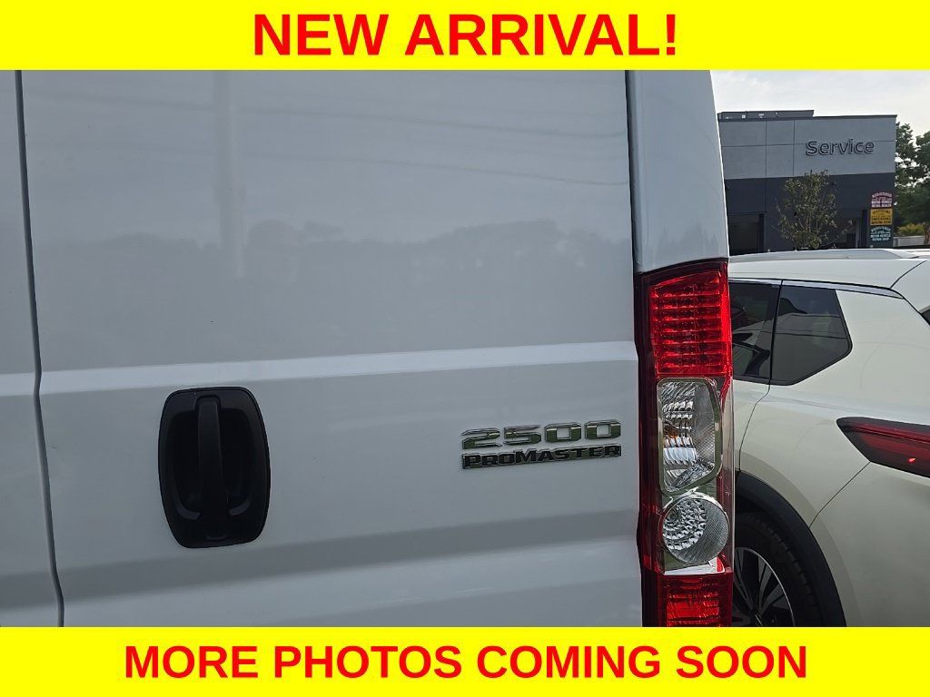 Used 2025 RAM ProMaster 2500 w/ Convenience Group FWD image 14