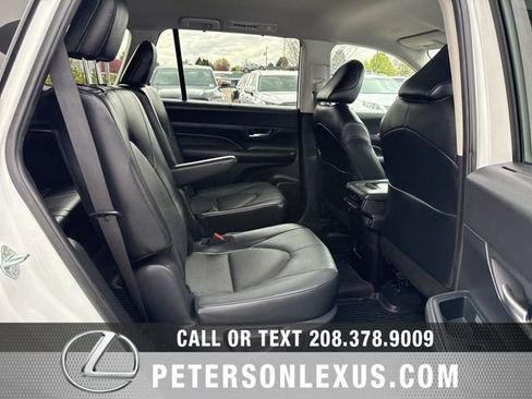 Used 2024 Toyota Grand Highlander XLE image 17