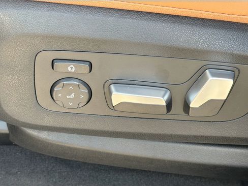 New 2026 BMW X5 sDrive40i w/ M Sport Package image 25