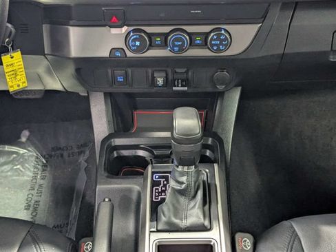Used 2020 Toyota Tacoma SR5 RWD image 13