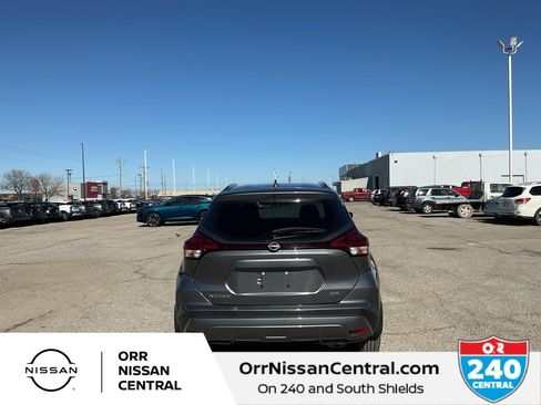 Used 2023 Nissan Kicks SR image 6
