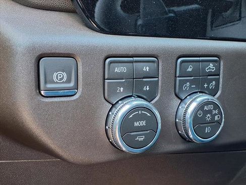 New 2026 GMC Sierra 1500 SLT image 15