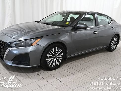 Used 2024 Nissan Altima 2.5 SV w/ SV Premium Package FWD image 1