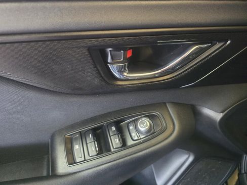 Used 2023 Subaru Outback Premium image 18