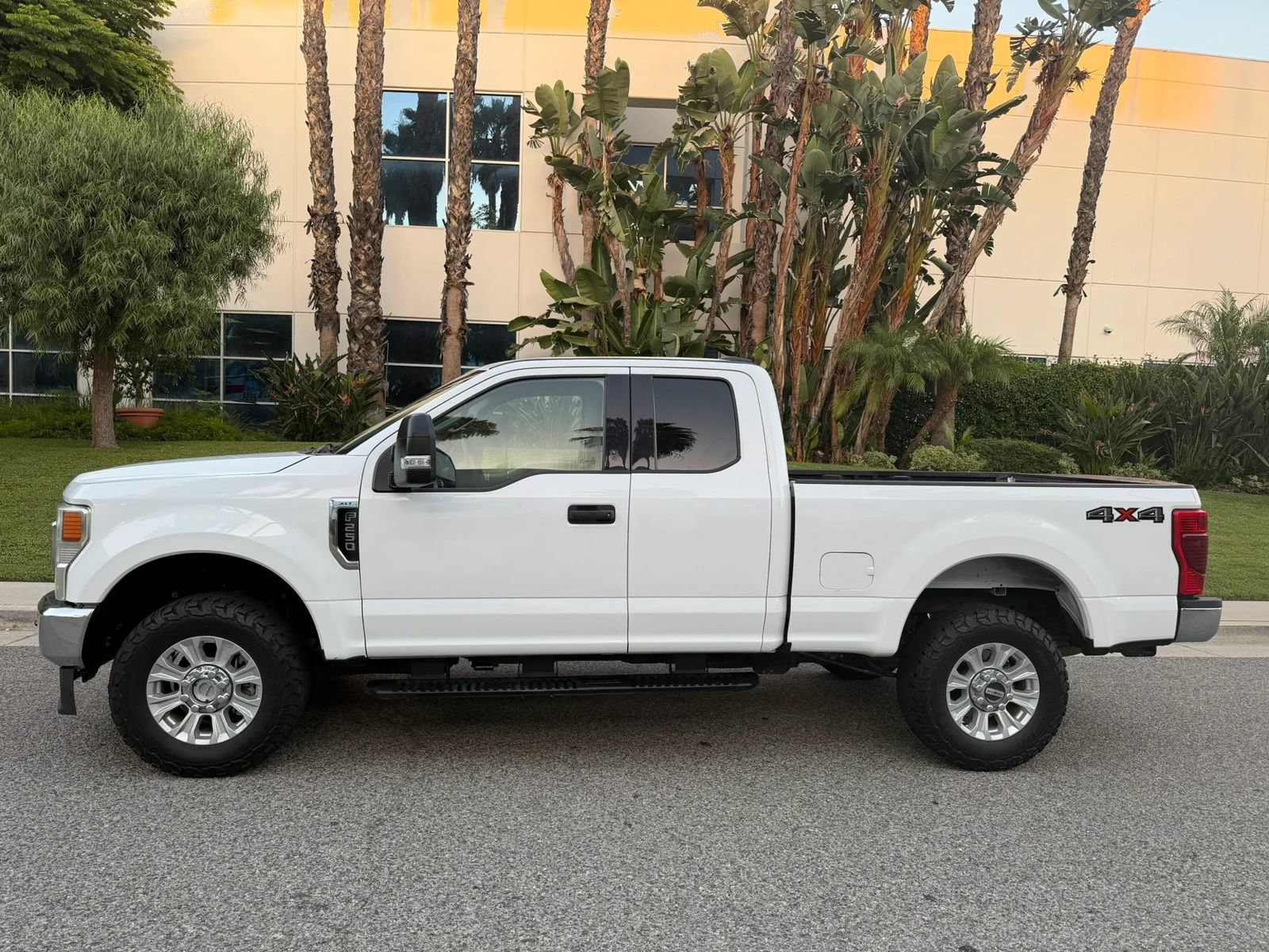 Used 2022 Ford F250 XLT AWD/4WD image 9