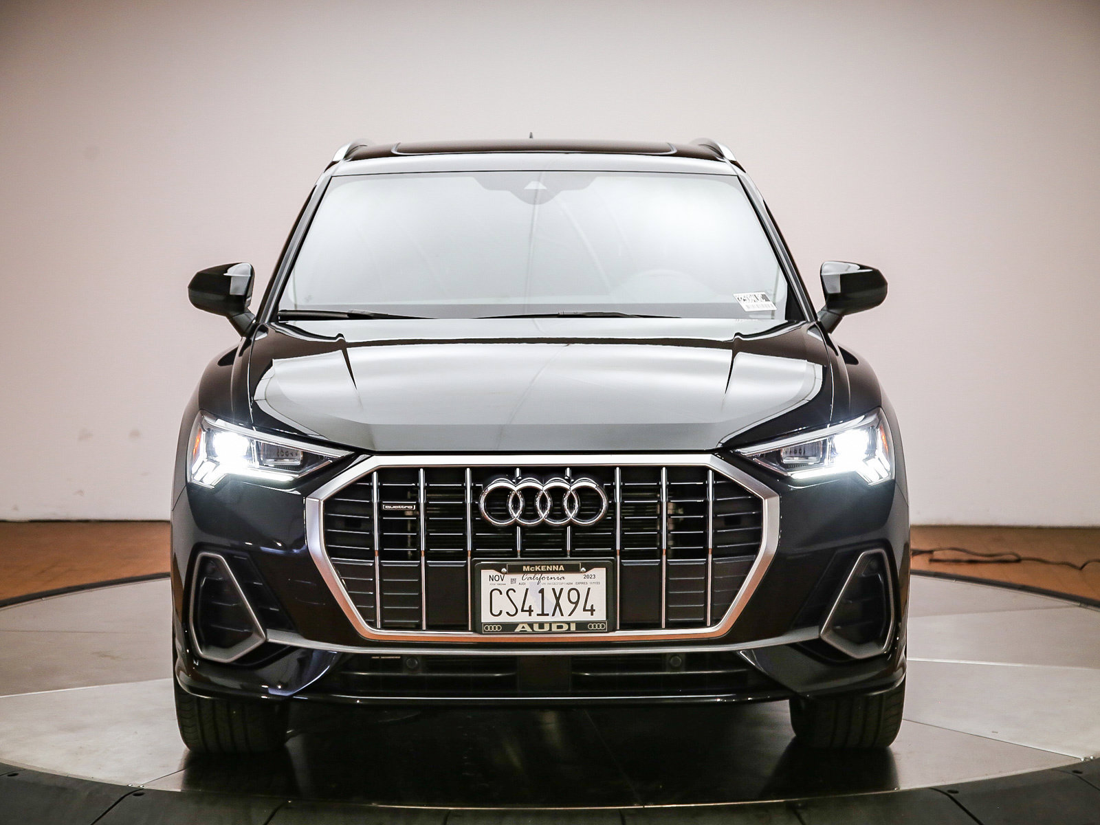Certified 2023 Audi Q3 2.0T Premium w/ Convenience Package AWD/4WD image 2