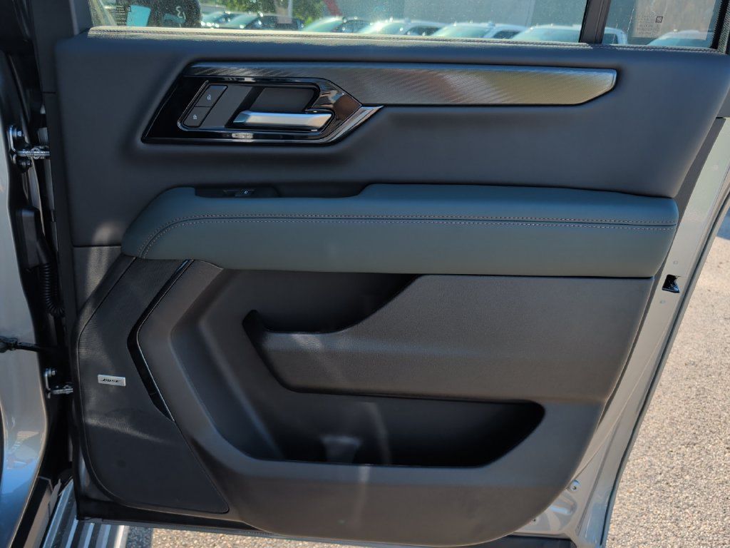 New 2026 GMC Yukon XL AT4 w/ AT4 Premium Plus Package AWD/4WD image 39
