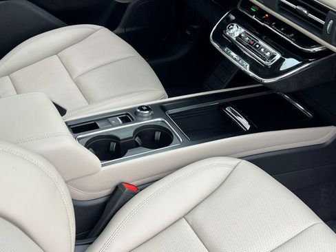 New 2026 Lincoln Corsair Premiere image 12