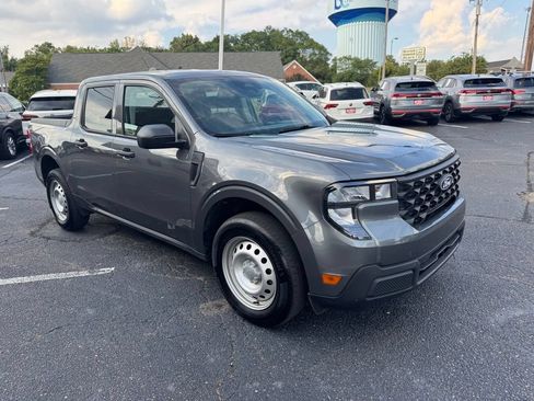 Used 2025 Ford Maverick XL FWD image 4