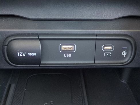 Used 2025 Kia Telluride SX w/ SX Captain's Chair Package AWD/4WD image 19