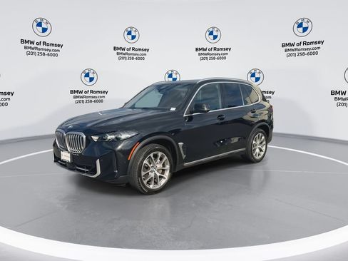 Used 2024 BMW X5 xDrive40i w/ Parking Assistance Package AWD/4WD image 4