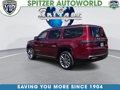 Used 2024 Jeep Wagoneer Series III w/ Premium Group I AWD/4WD image 6