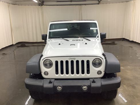 Used 2018 Jeep Wrangler Unlimited Sport S image 3