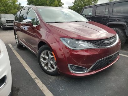 Used 2018 Chrysler Pacifica Limited w/ Advanced Safetytec Group