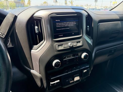 Used 2022 Chevrolet Silverado 2500 Custom w/ Custom Value Package AWD/4WD image 19