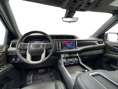 Used 2021 GMC Yukon XL Denali w/ Denali Premium Package AWD/4WD image 37
