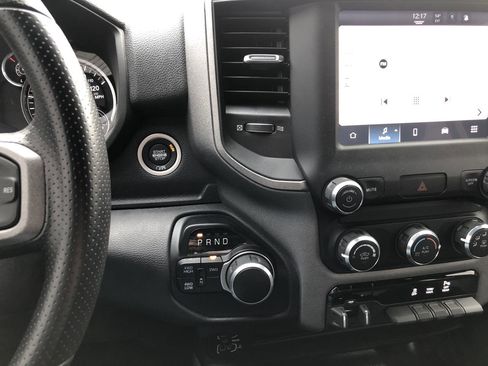 Used 2024 RAM 2500 Tradesman w/ Chrome Appearance Group image 18