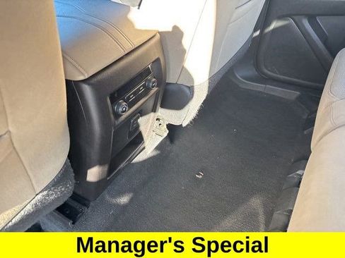 Used 2022 Chevrolet Traverse LS image 33