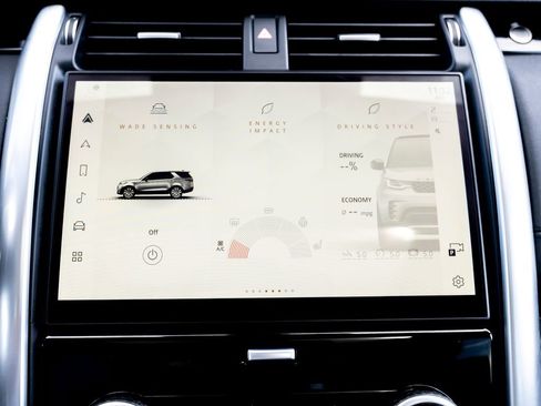 Certified 2024 Land Rover Discovery S image 23