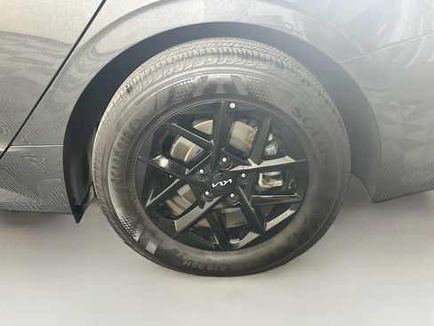 Used 2025 Kia K5 LXS image 11