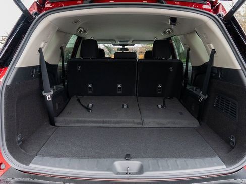 New 2026 Nissan Pathfinder SV image 8