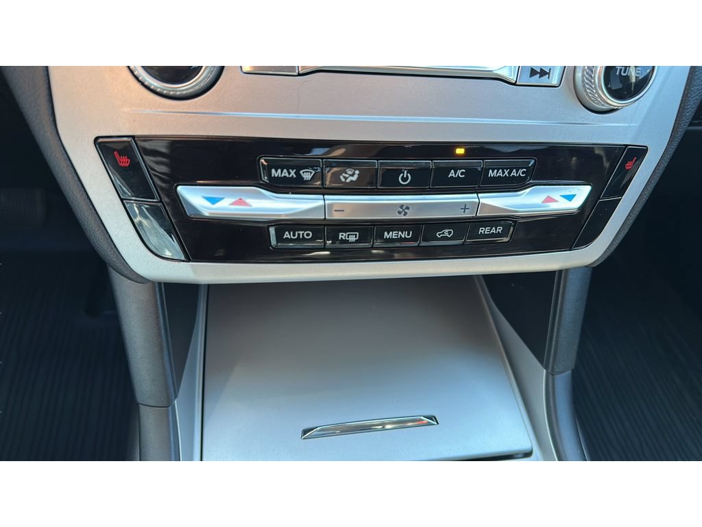 Used 2022 Ford Explorer XLT AWD/4WD image 21