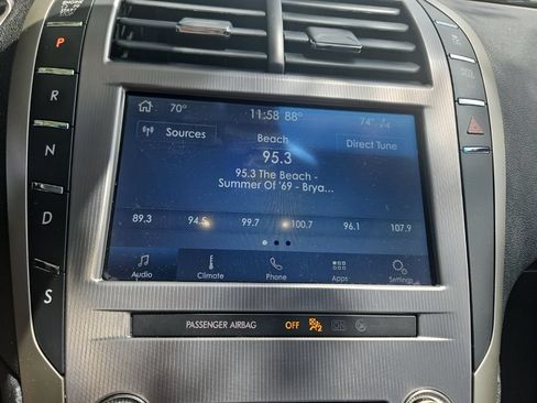 Used 2020 Lincoln MKZ FWD image 17