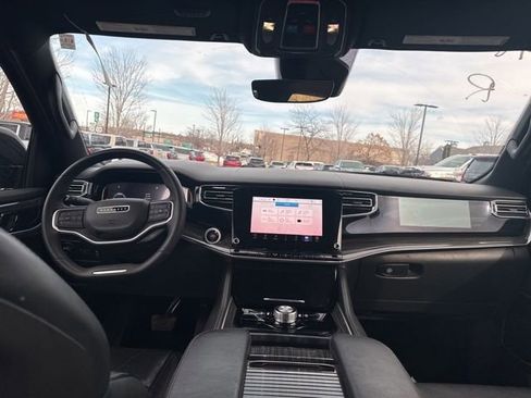 Used 2022 Jeep Wagoneer Series II image 15