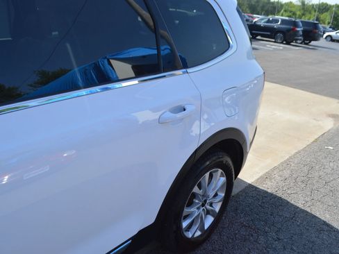 Used 2022 Kia Telluride LX AWD/4WD image 4