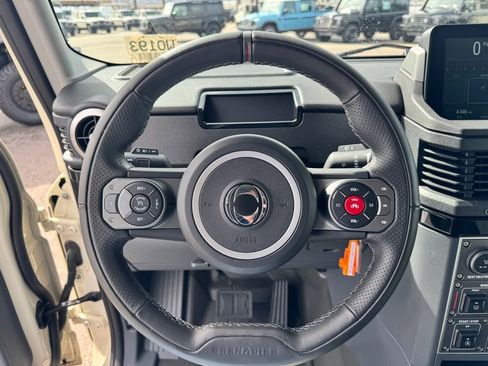 Used 2025 INEOS Grenadier Fieldmaster Edition image 11