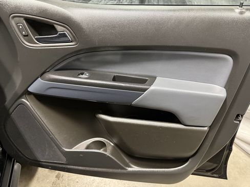 Used 2022 Chevrolet Colorado Z71 w/ Z71 Midnight Edition image 12