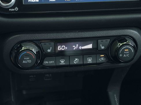 Used 2023 Nissan Kicks SR w/ SR Premium Package FWD image 31