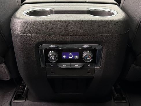 Used 2025 Chevrolet Tahoe Z71 w/ Comfort Package image 39