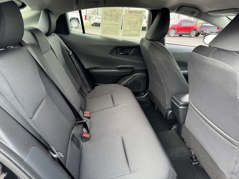 Used 2025 Toyota Prius LE image 31