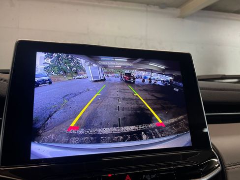 Used 2025 Jeep Compass Limited image 24